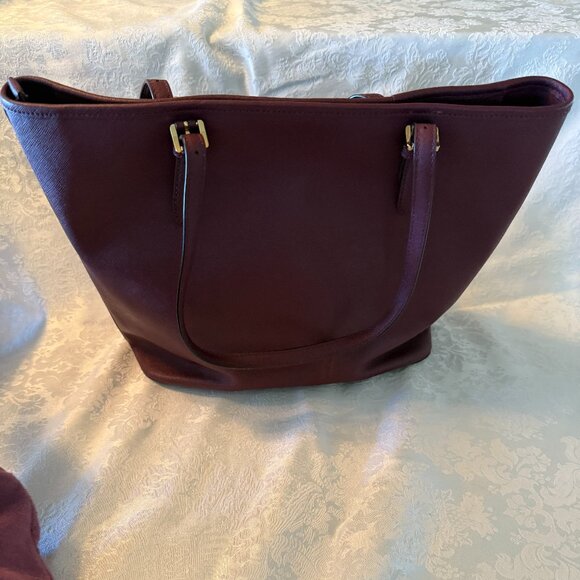 Michael Kors Jet Set Tote - Picture 2 of 8